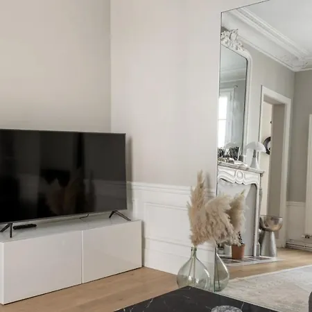 Charming Parisian - 50 M2 - Trendy 9th District Apartment Paris
